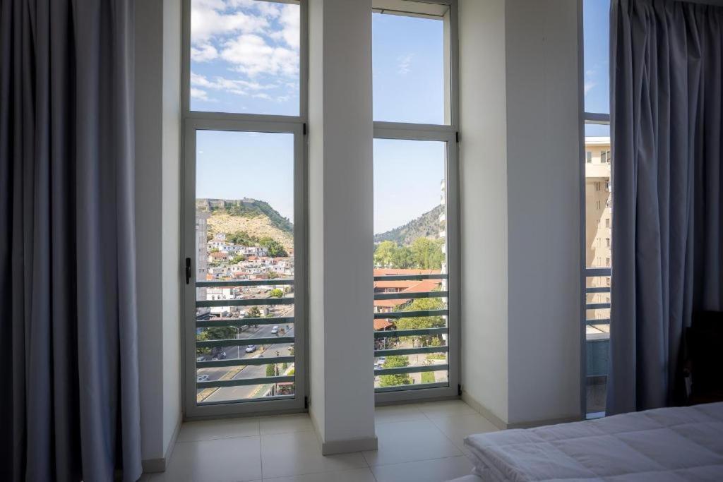 Sky Hotel Shkodër Eksteriør bilde