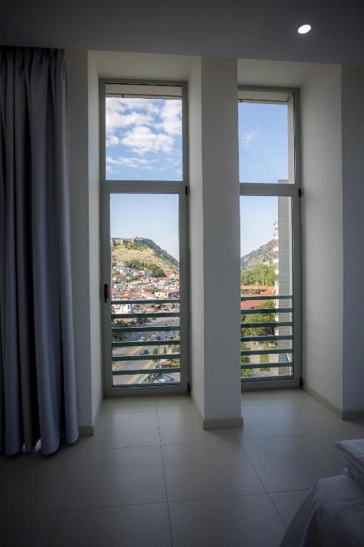 Sky Hotel Shkodër Eksteriør bilde