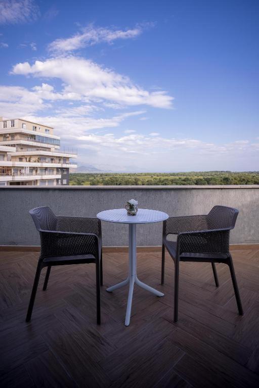 Sky Hotel Shkodër Eksteriør bilde