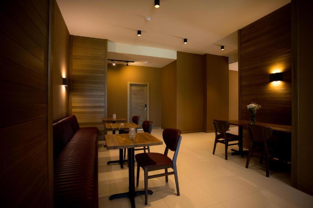Sky Hotel Shkodër Eksteriør bilde