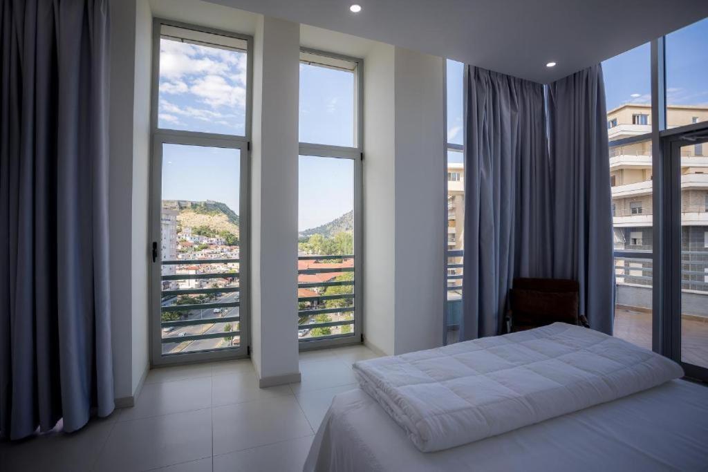 Sky Hotel Shkodër Eksteriør bilde