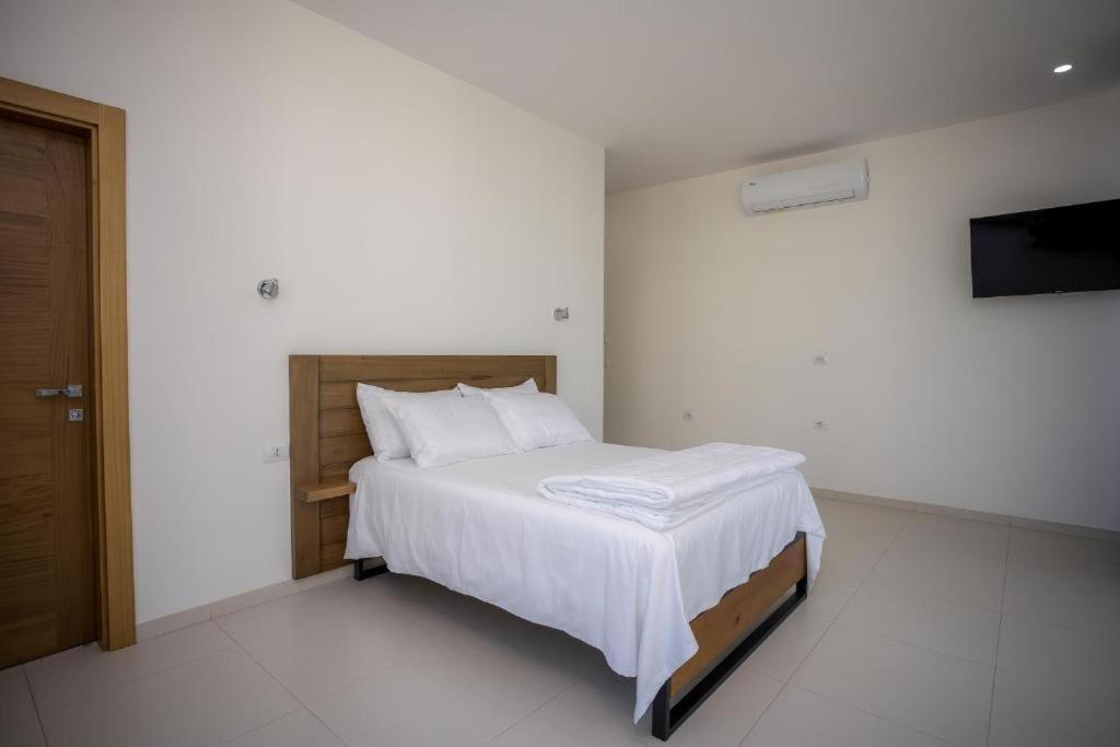 Sky Hotel Shkodër Eksteriør bilde