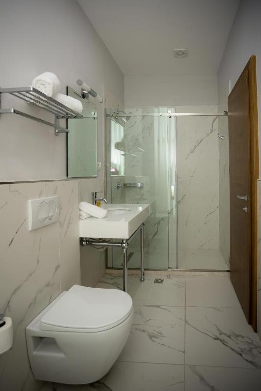 Sky Hotel Shkodër Eksteriør bilde