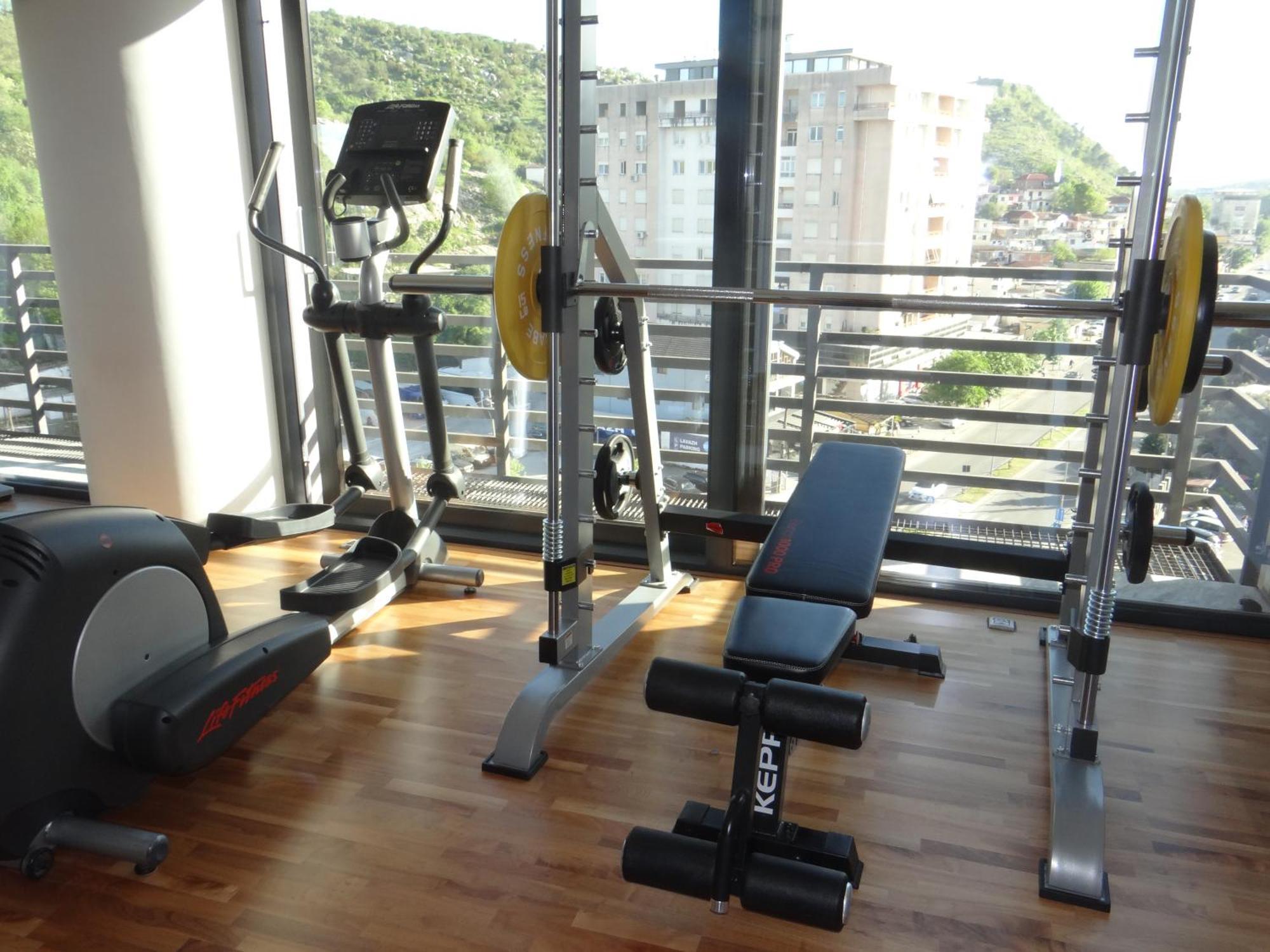 Sky Hotel Shkodër Eksteriør bilde